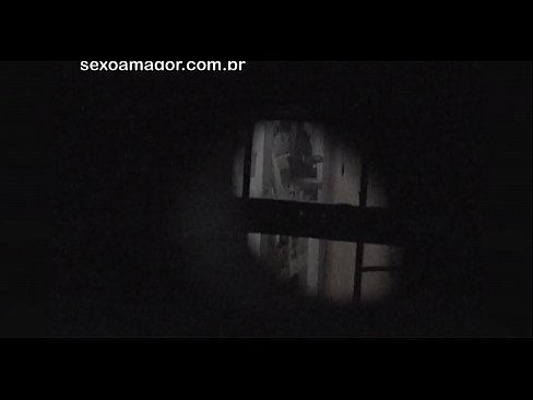 ❤️ Blondie bi dizî ji hêla dengbêjek taxê ve ku li pişt kerpîçên vala veşartiye, vîdyoyek tê kişandin ️❌ Porno li porno ku.risegame.top